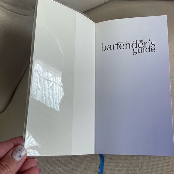 Book The Bartender’s Guide - Picture 4 of 8